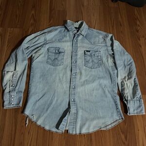 Wrangler Vintage Light Wash Denim Pearl Snap Buttons Distressed Top Western Yoke